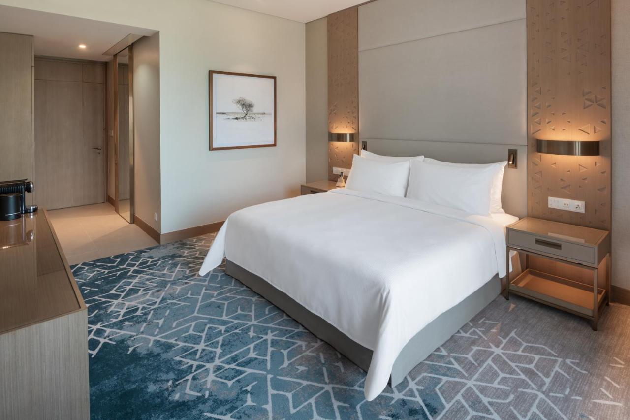 Palace Beach Resort フジャイラ エクステリア 写真 A bedroom at the hotel