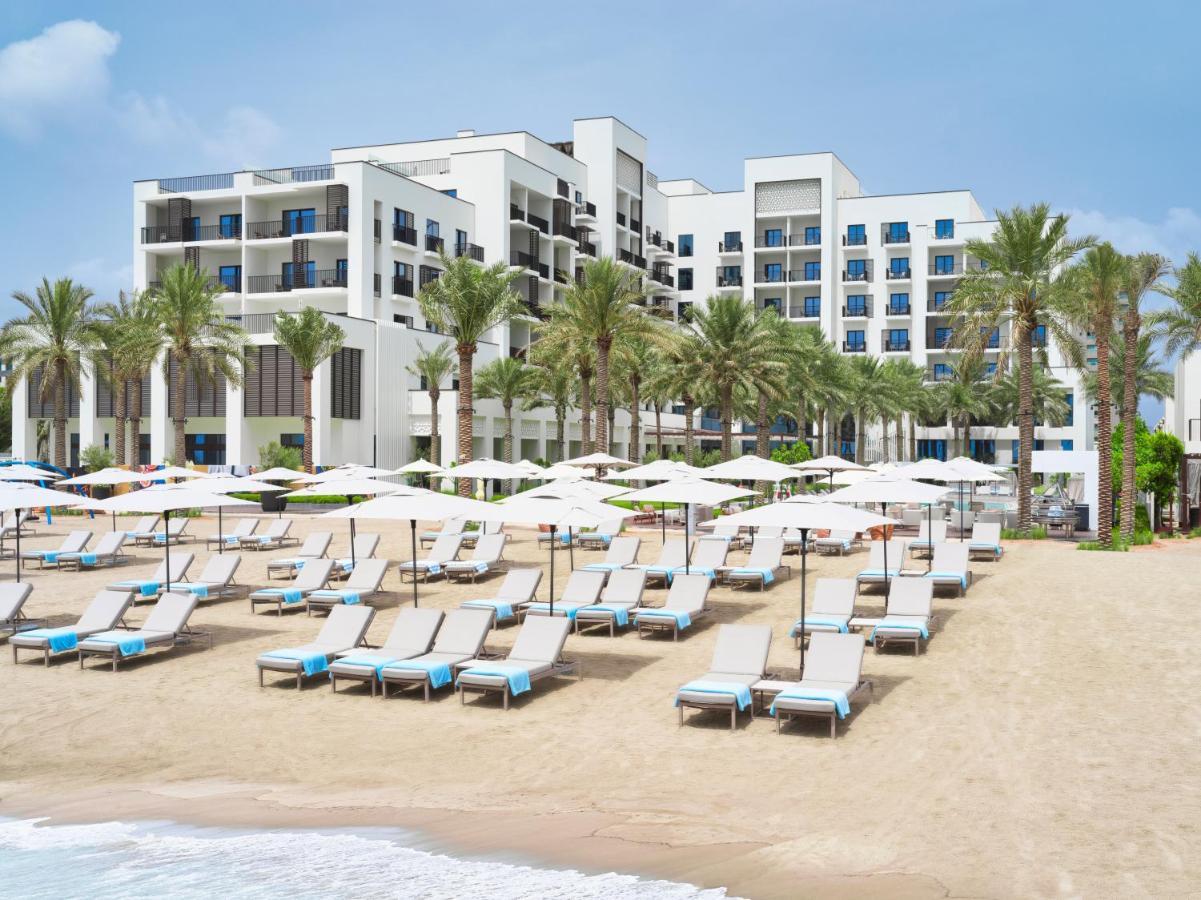 Palace Beach Resort フジャイラ エクステリア 写真 Beach at the hotel