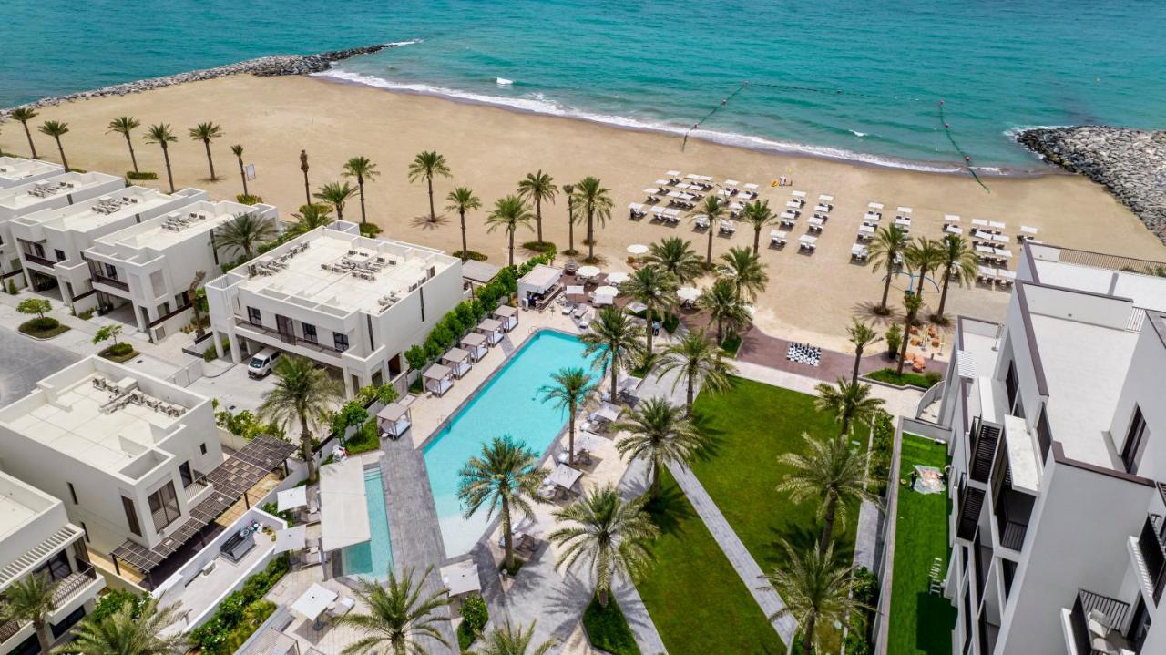 Palace Beach Resort フジャイラ エクステリア 写真 Aerial view of the hotel